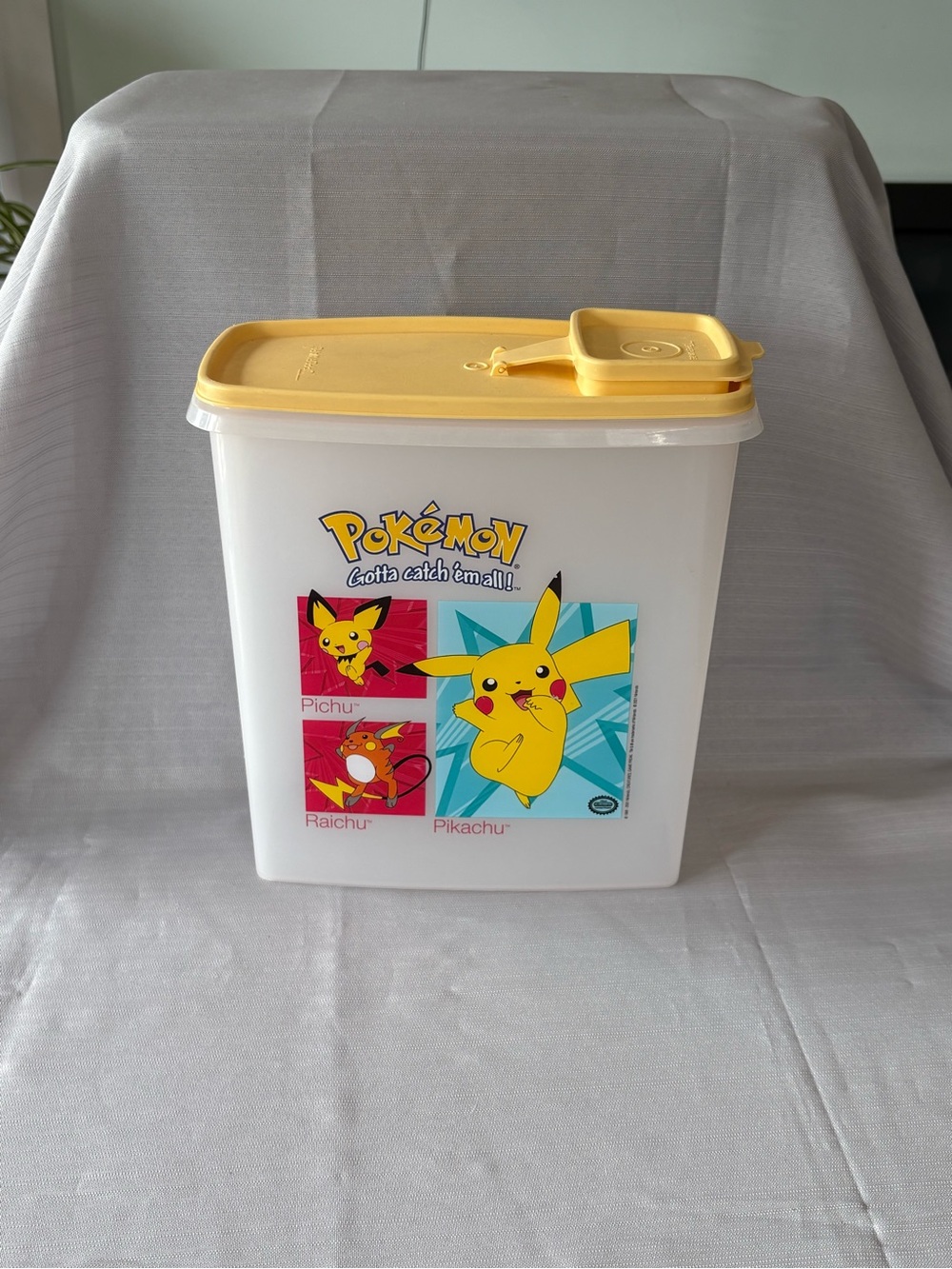 Vintage Rate Pokémon Tupperware Yellow Lid Storage Bin - Pikachu Design